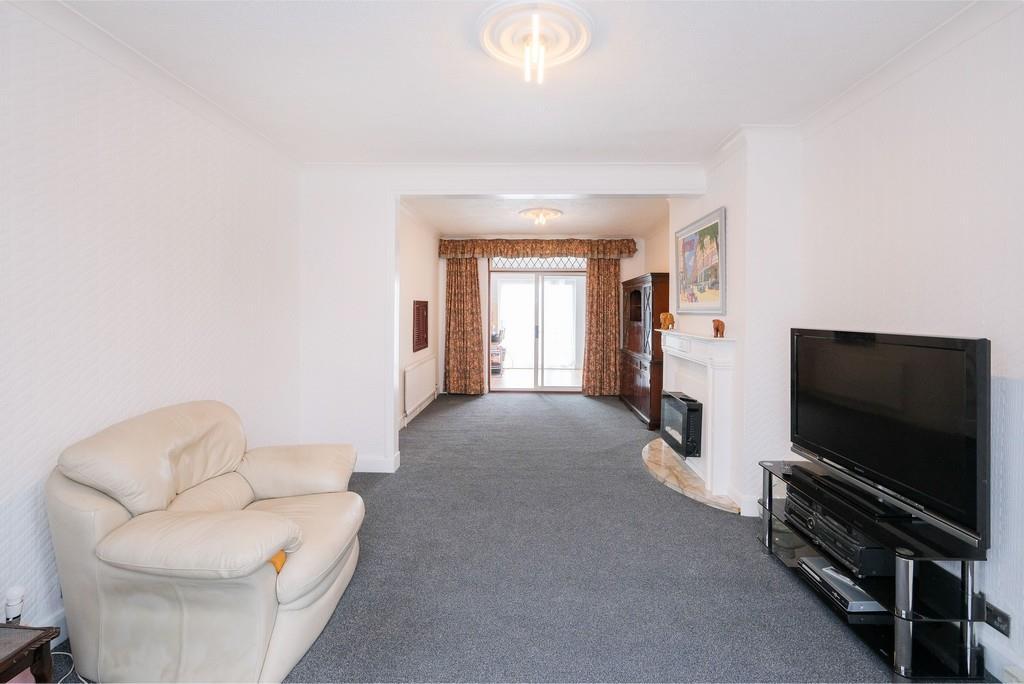56 Abbotts Crescent-11 resized.jpg