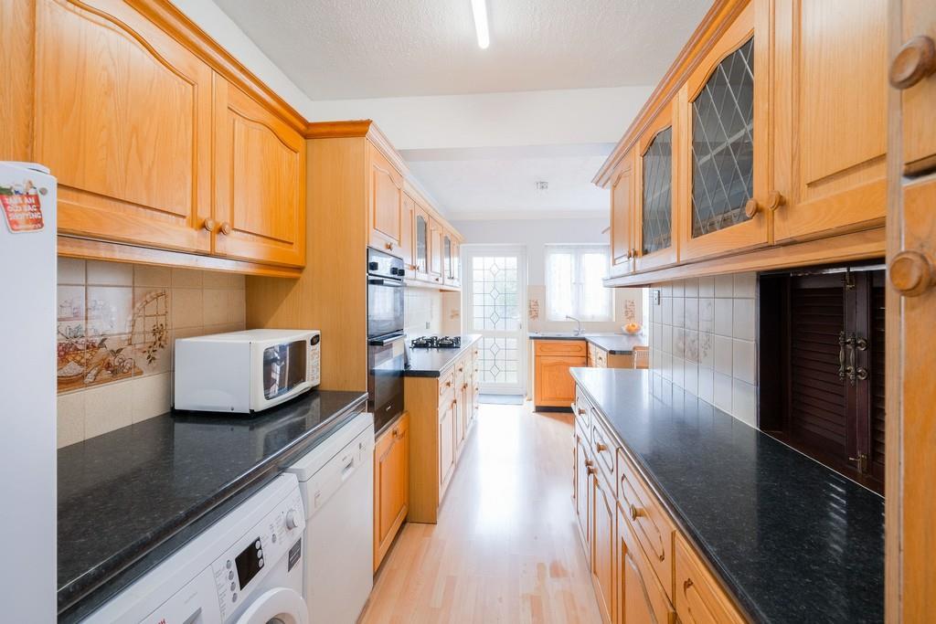 56 Abbotts Crescent-13 resized.jpg