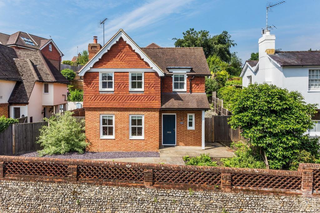 VINCENT LANE, DORKING, RH4 3 bed detached house £699,950
