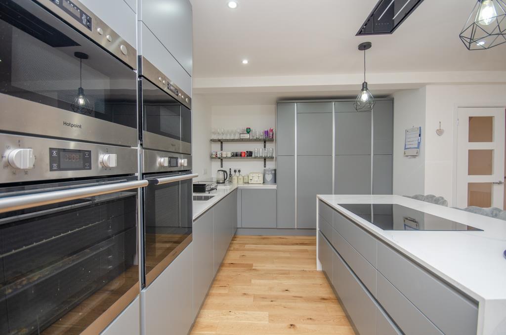 Kitchen pic 3.jpg