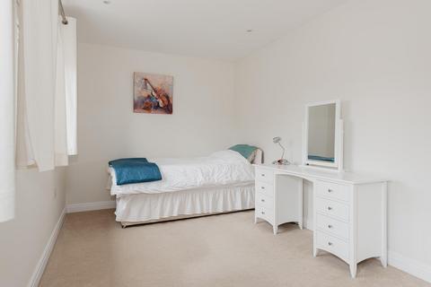 6 Rosebery Avenue, Epsom, KT17 4LB