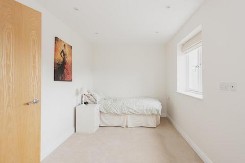 6 Rosebery Avenue, Epsom, KT17 4LB