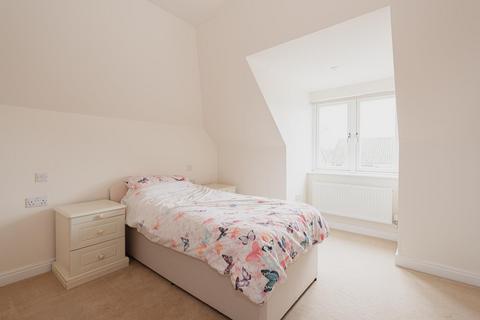 6 Rosebery Avenue, Epsom, KT17 4LB