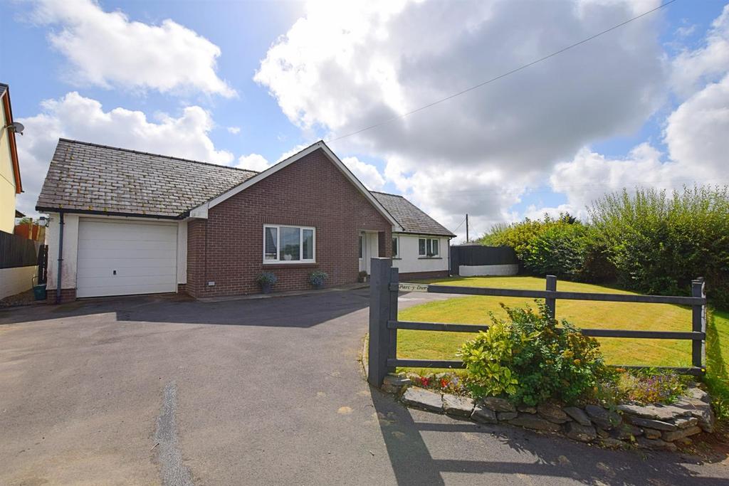 Capel Iwan, Newcastle Emlyn 3 bed detached bungalow for sale £350,000
