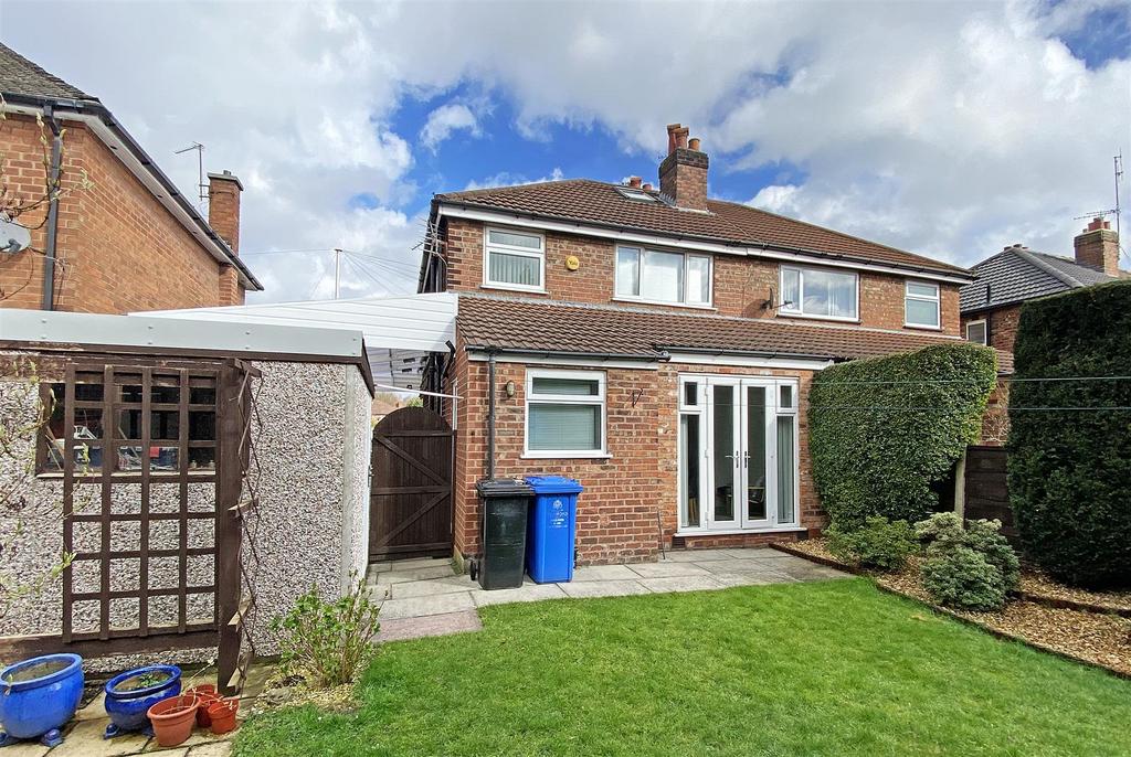 Ash Grove, Timperley 3 bed semidetached house £460,000