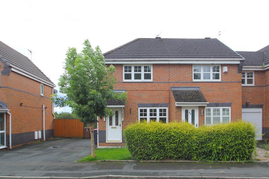 Langland Drive, Eccles, Manchester, M30 3 bed semidetached house £