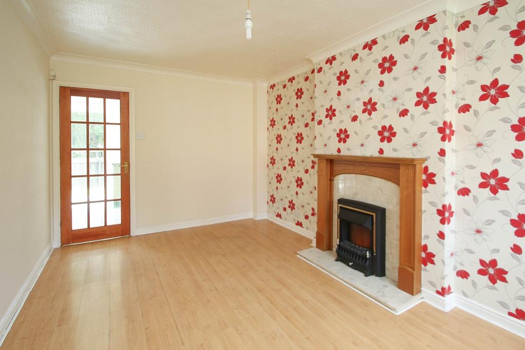 Langland Drive, Eccles, Manchester, M30 3 bed semidetached house £