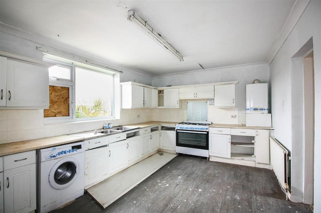 Sandygate, WathUponDearne, Rotherham 3 bed detached house for sale