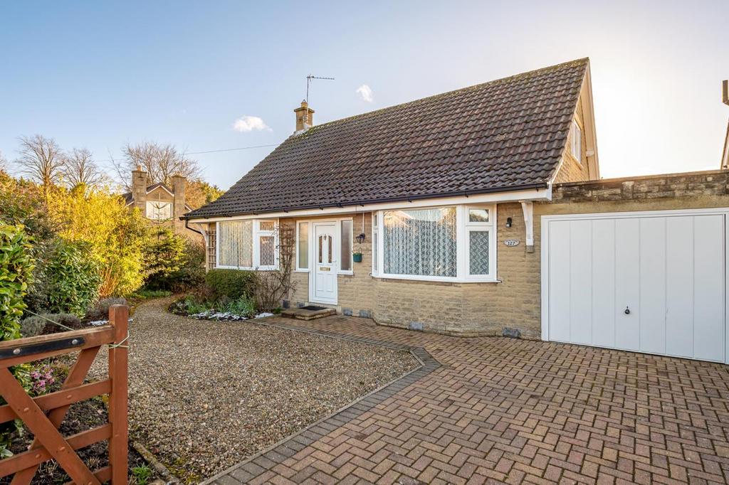 Middleton Road, Pickering 3 bed detached bungalow for sale £375,000