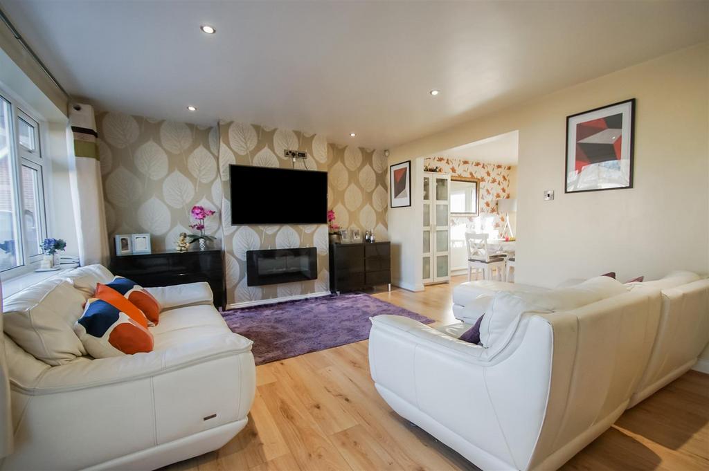 Troutbeck Avenue, Leamington Spa 3 bed semidetached house for sale £