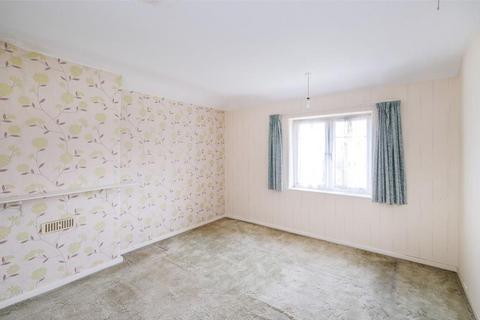 3 bedroom end of terrace house for sale - Rectory Crescent, Wanstead