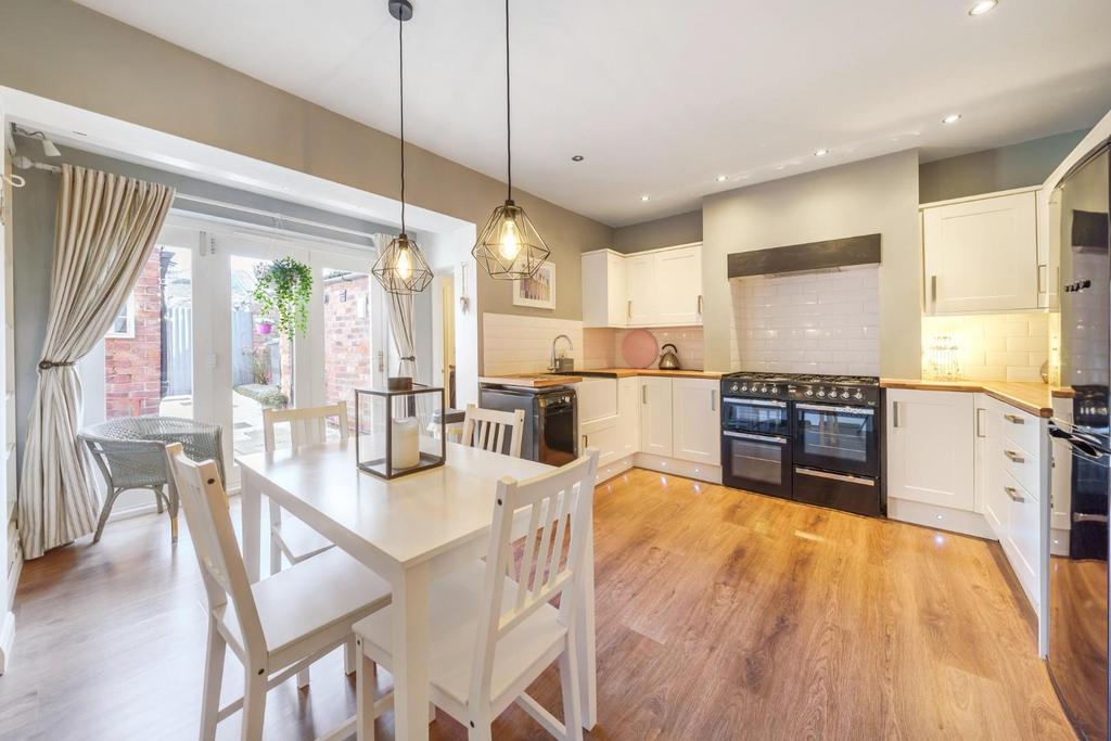 Queen Street, Horncastle 2 bed terraced house £154,000