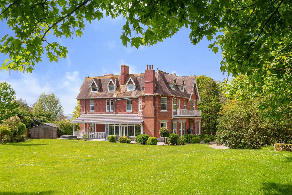 Golf Links Road, Yelverton 8 bed detached house for sale £1,500,000