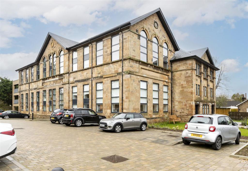 Fern Court, Lenzie 2 bed flat £1,595 pcm (£368 pw)