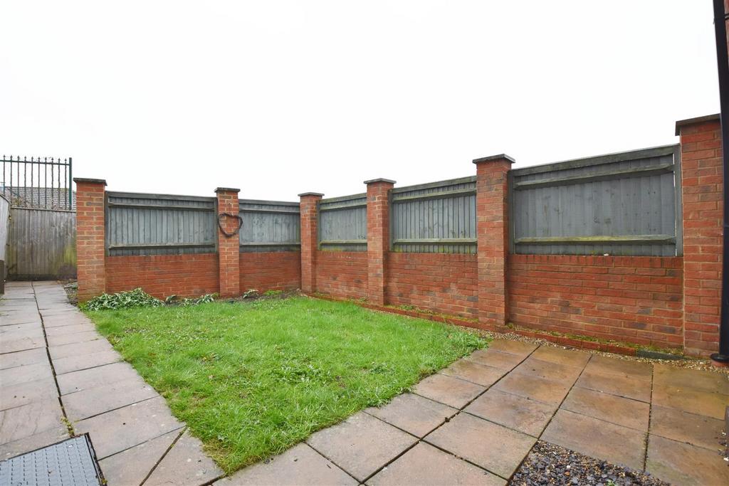 Lydd Close, St. LeonardsOnSea 3 bed semidetached house for sale £