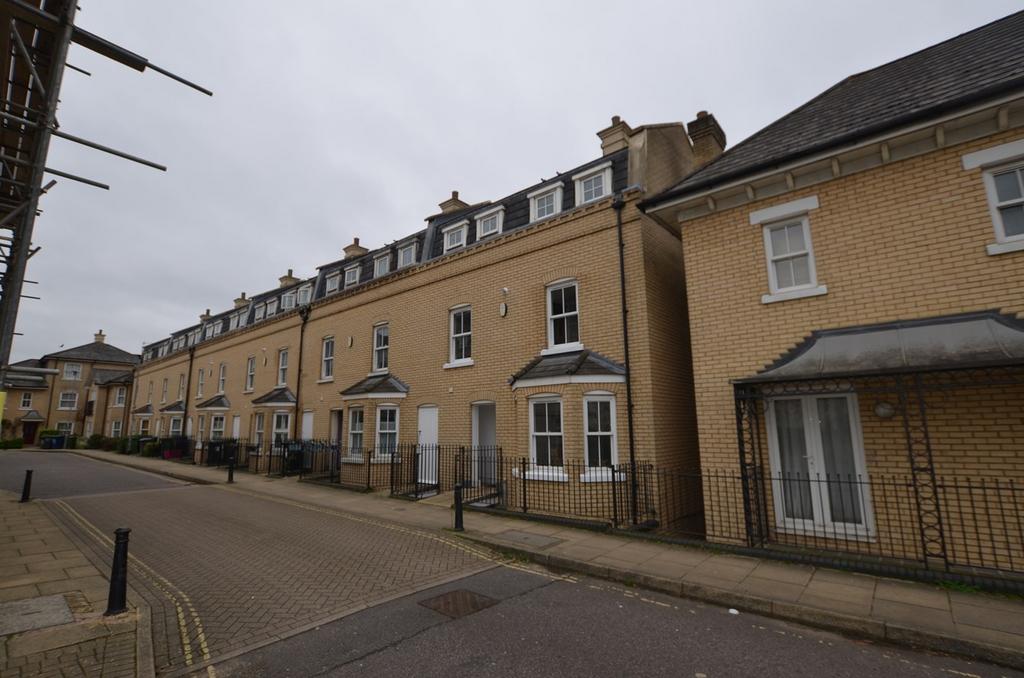 St Matthews Gardens, Cambridge, CB1 4 bed end of terrace house to rent