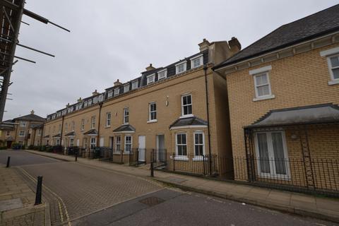 4 bedroom end of terrace house to rent - St Matthews Gardens, Cambridge, CB1