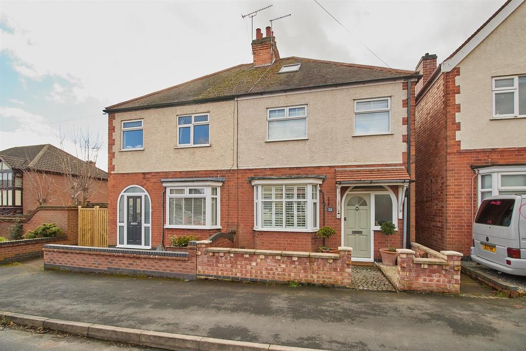 Bowling Green Road, Hinckley 3 bed semidetached house for sale £270,000