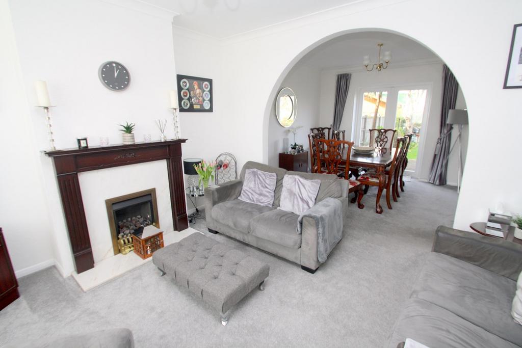 Harvest Road, FELTHAM, TW13 7 bed semidetached house £670,000
