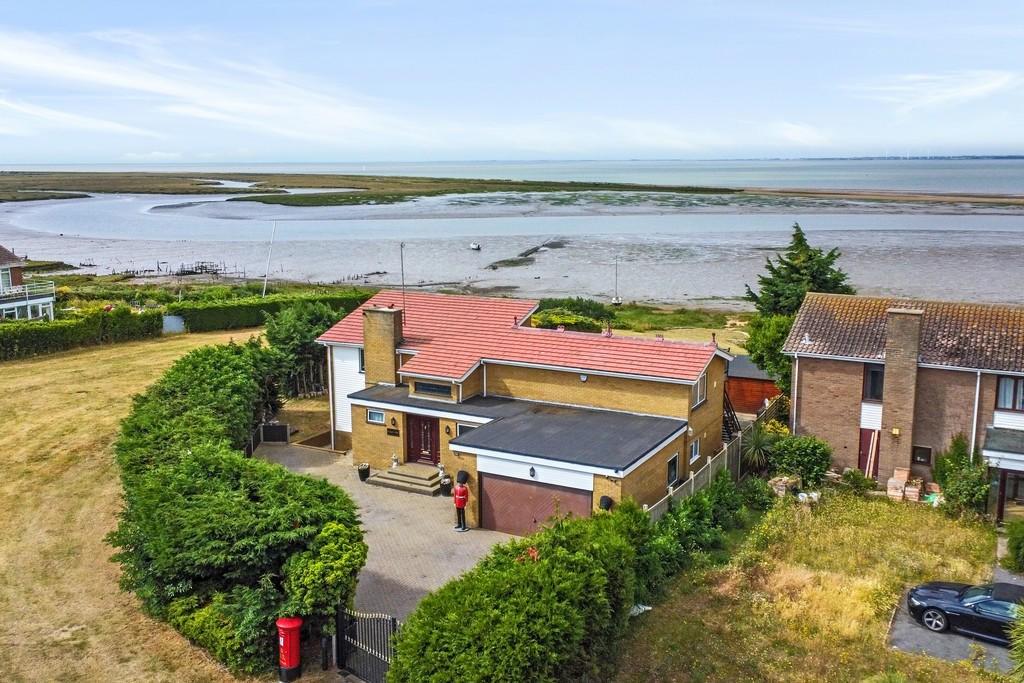 Beacon Heights, St Osyth... 5 bed detached house £780,000