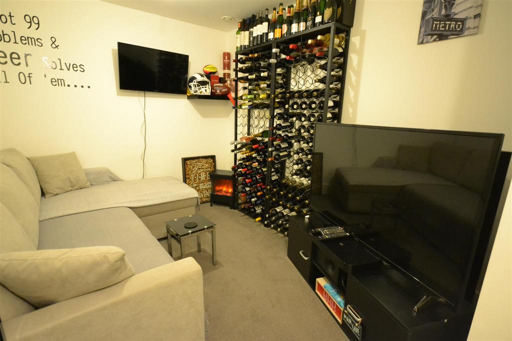 Bedroom three / bar