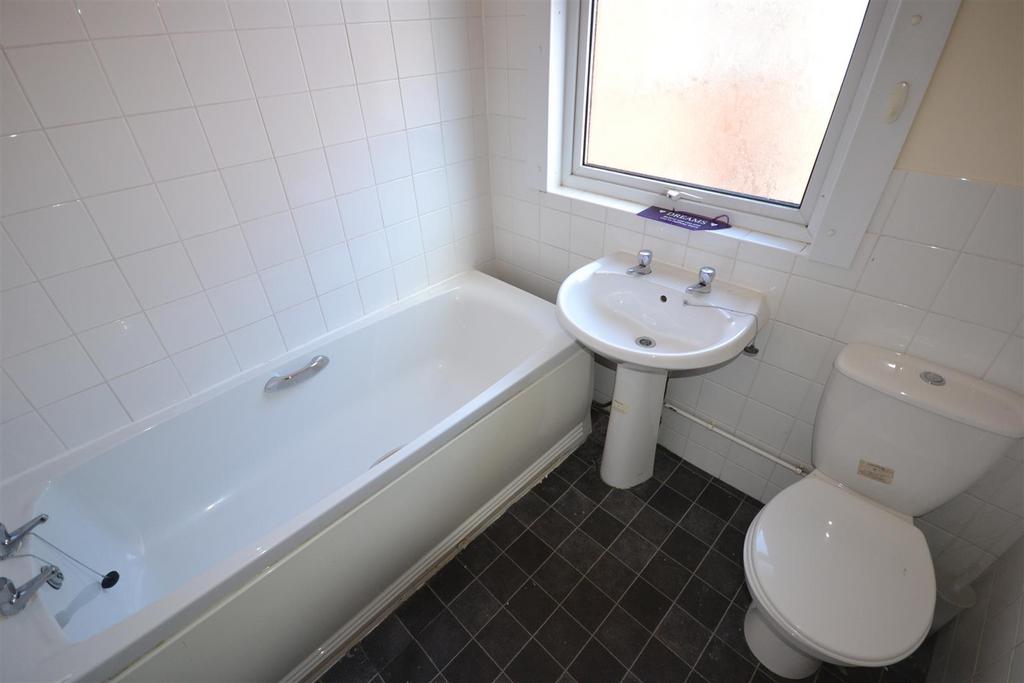 Bathroom suite