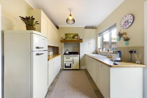 3 bedroom semi-detached house for sale - Nethergate, Nafferton, Driffield