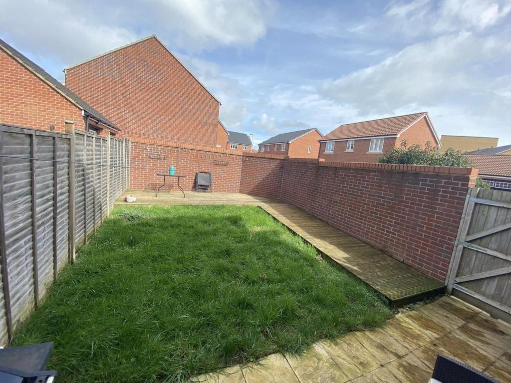 Hunts Grove Drive, Hardwicke, Gloucester 3 bed end of terrace house for