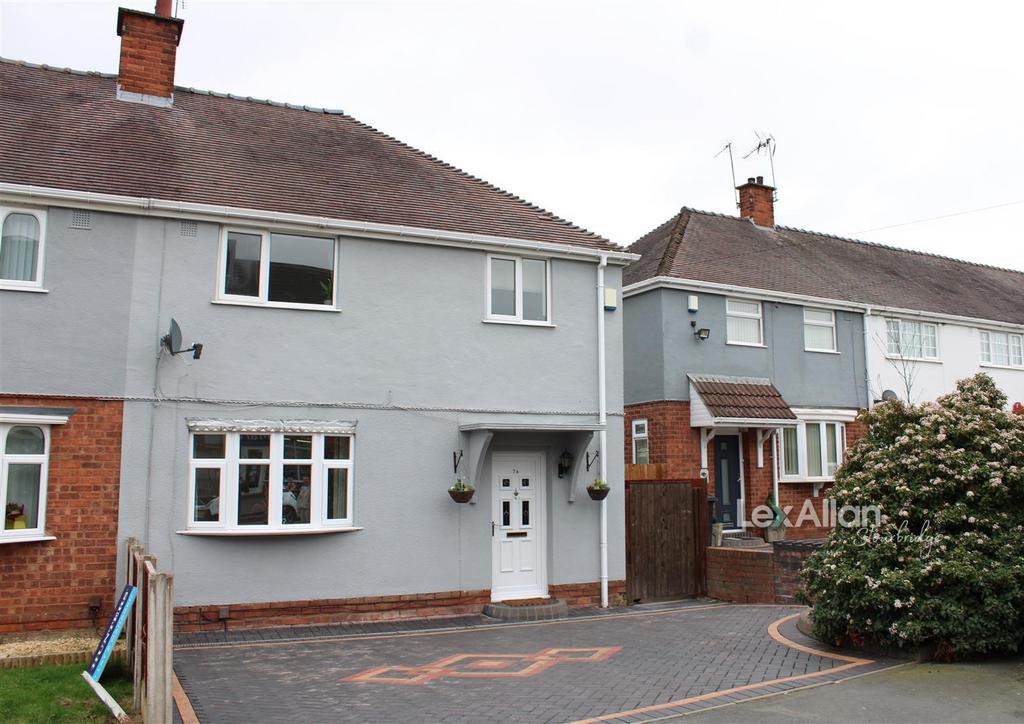 Queensway, Stourbridge 3 bed semidetached house for sale £230,000