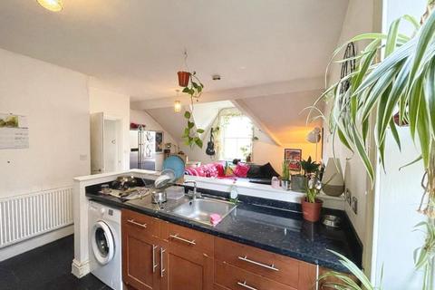 Flat 5, 17 Croxteth Road, Liverpool, L8 3SE
