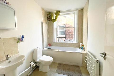Flat 5, 17 Croxteth Road, Liverpool, L8 3SE