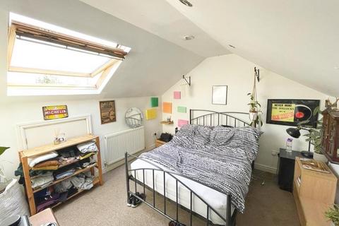 Flat 5, 17 Croxteth Road, Liverpool, L8 3SE