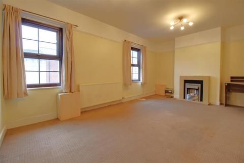 104 High Street, Gloucester, GL1 4TA