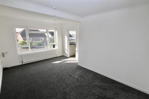 2 bedroom flat to rent - Westleigh Court, Westleigh Avenue, Leigh On Sea