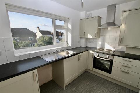 2 bedroom flat to rent - Westleigh Court, Westleigh Avenue, Leigh On Sea