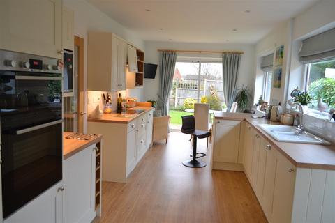 1 Orchard Close, Moreton On Lugg, Hereford, HR4 8DG