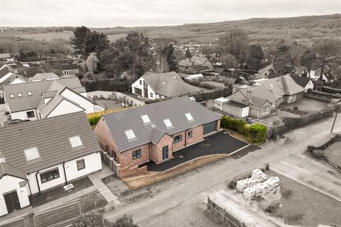 4 bedroom detached bungalow for sale - Central Drive, Wingerworth, Chesterfield, S42 6QJ