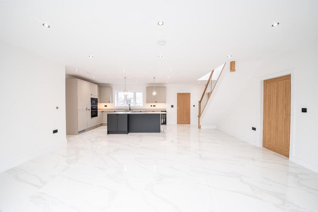 Thorugh view Living Kitchen.jpg