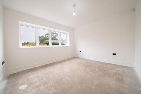1 Central Drive, Wingerworth, Chesterfield, S42 6QJ