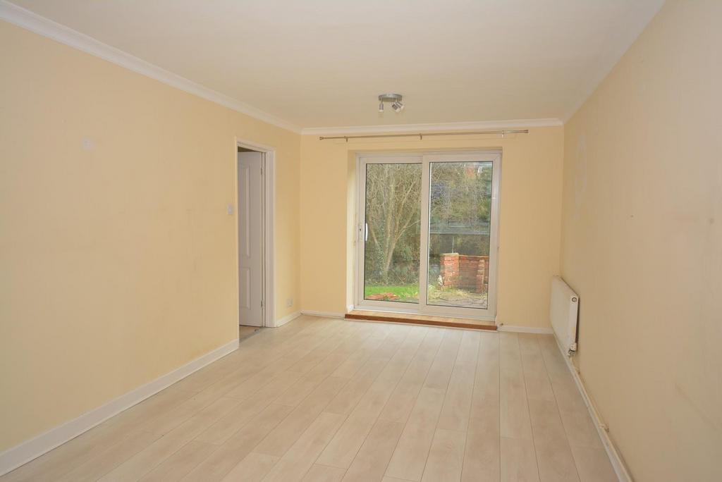 Somerset Drive, Brimington, Chesterfield, S43 1DH 3 bed semidetached