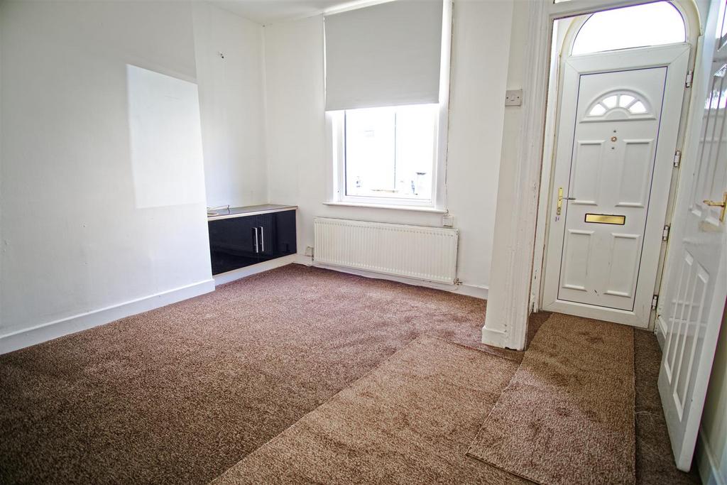 2Bed House To Let on Caroline... 2 bed terraced house £625 pcm (£144 pw)