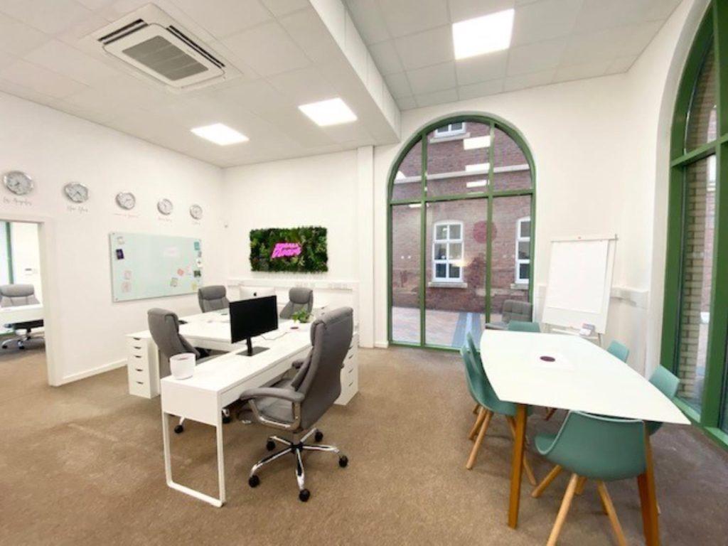 Office To Let Located In Dickens... Office £917 pcm (£212 pw)