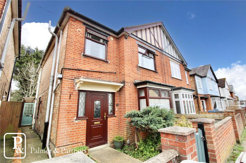 Cromer Road, Ipswich, Suffolk, IP1 3 bed semidetached house for sale £250,000