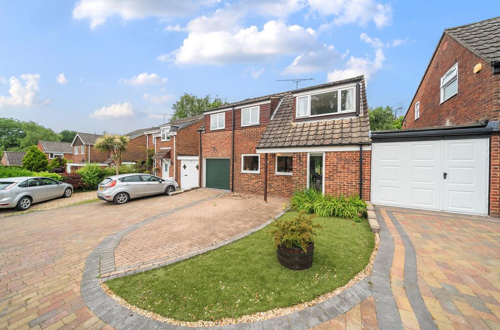 Kenilworth Drive, Boyatt Wood... 4 bed link detached house for sale £