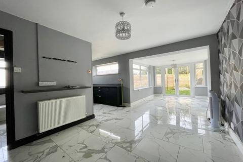 2 bedroom bungalow for sale - Westfield Road, Eastbourne, East Sussex, BN212QT