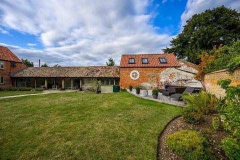 1 bedroom barn conversion to rent, Downham Road, Runcton Holme, PE33