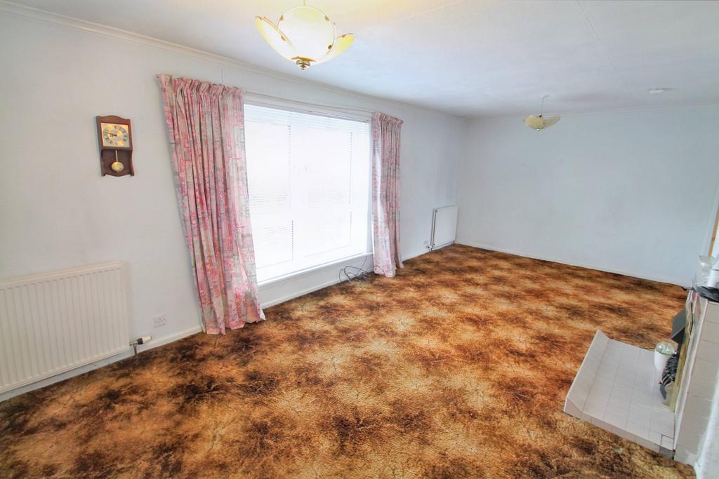 Ryehill Road, Barmulloch, Glasgow G21 3 bed end of terrace house £95,000