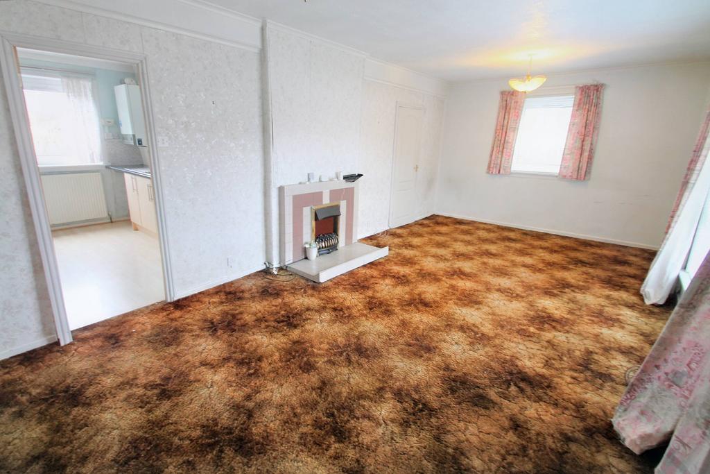 Ryehill Road, Barmulloch, Glasgow G21 3 bed end of terrace house £95,000