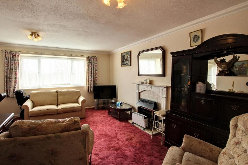 Iona Way, Troon Court Iona Way, RH16 2 bed property for sale £220,000