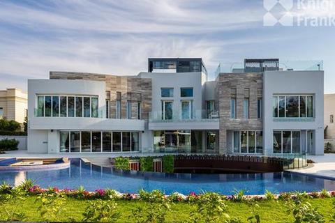 7 bedroom villa - Emirates Hills, Dubai, United Arab Emirates